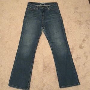 Levi’s Perfectly Slimming Boot Cut 512